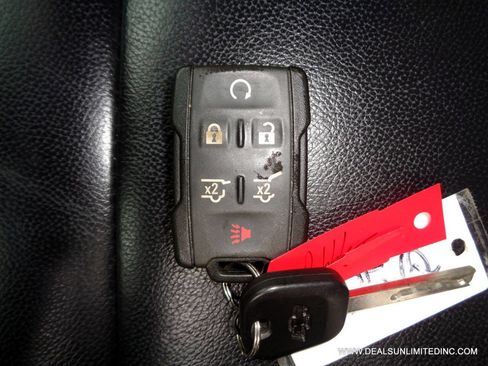 Used 2018 Chevrolet Suburban LT image 28