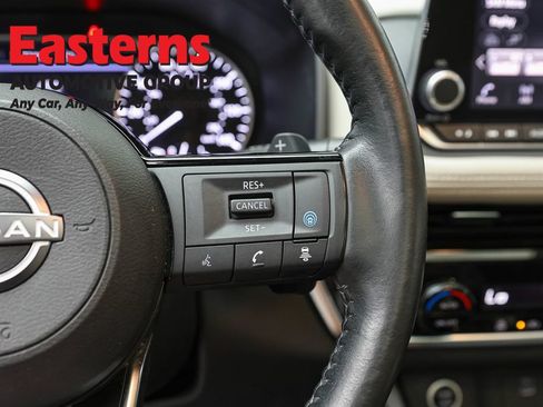 Used 2023 Nissan Rogue SV w/ SV Premium Package AWD/4WD image 16