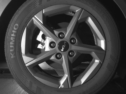 Used 2025 Kia K4 LXS image 15