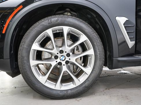 Used 2024 BMW X5 xDrive40i w/ Premium Package AWD/4WD image 32