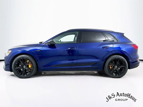 Used 2022 Audi e-tron Chronos w/ Chronos Package image 4