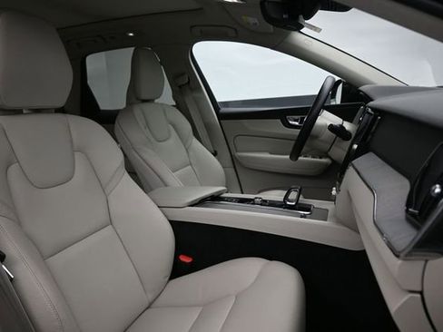 Used 2023 Volvo XC60 B5 Plus w/ Climate Package AWD/4WD image 34