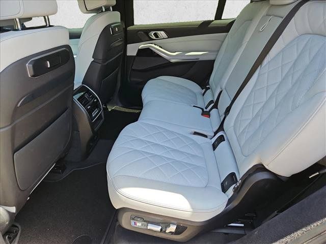 Used 2023 BMW X7 xDrive40i w/ M Sport Package AWD/4WD image 20