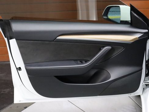 Used 2023 Tesla Model 3 Standard Range image 37