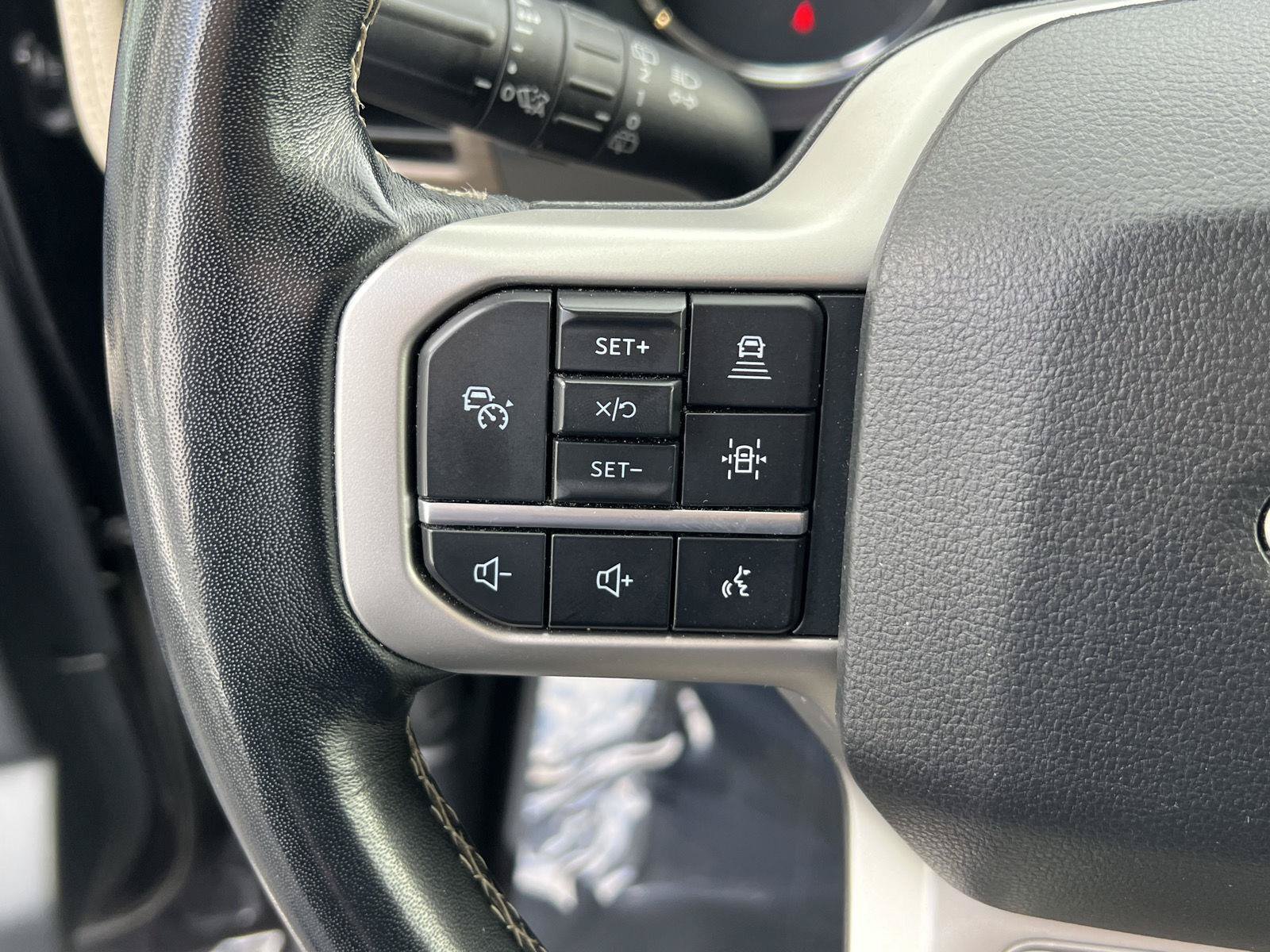 Used 2024 Ford Expedition Limited AWD/4WD image 32