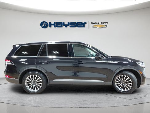 Used 2024 Lincoln Aviator AWD w/ Premium Package image 8