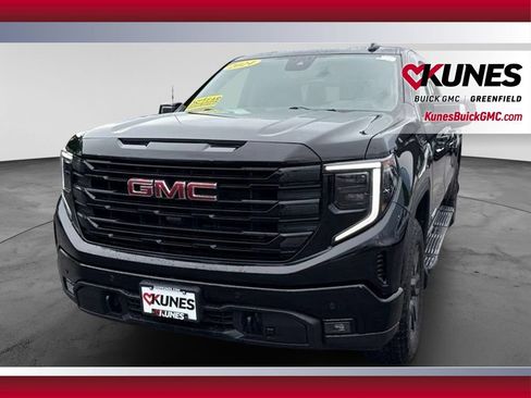 Used 2024 GMC Sierra 1500 Elevation w/ Elevation Premium Package AWD/4WD image 17