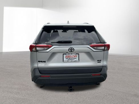 Used 2022 Toyota RAV4 XLE w/ Convenience Package AWD/4WD image 4
