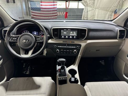 Used 2022 Kia Sportage LX image 18