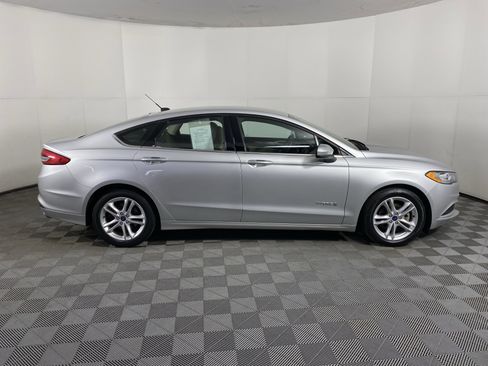 Used 2018 Ford Fusion S image 5