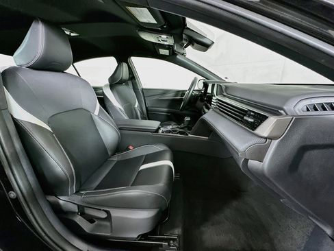 Used 2025 Toyota Camry SE FWD image 29