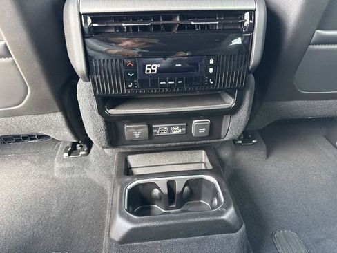 New 2026 Jeep Grand Wagoneer Limited AWD/4WD image 32