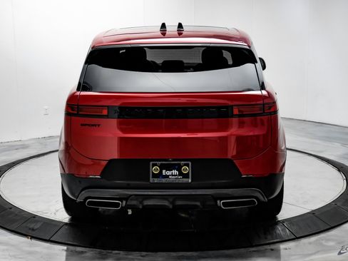 Used 2024 Land Rover Range Rover Sport SE image 11