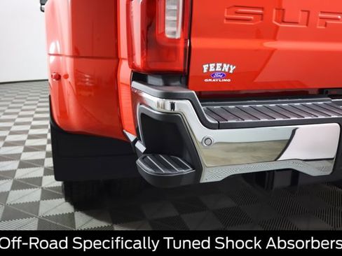 Used 2026 Ford F450 Lariat w/ Lariat Ultimate Package AWD/4WD image 34