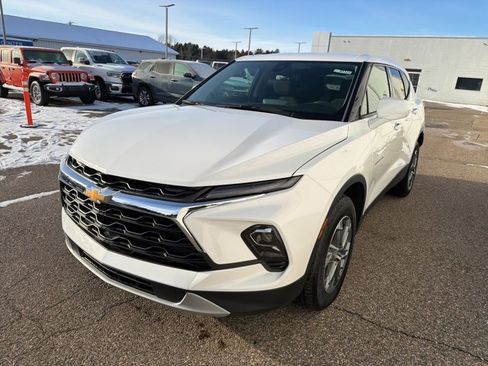 Used 2023 Chevrolet Blazer LT w/ Driver Confidence Package image 7