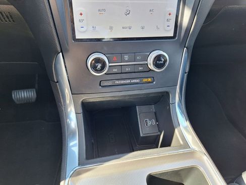 Used 2022 Ford Edge Titanium w/ Class II Trailer Tow Package image 15