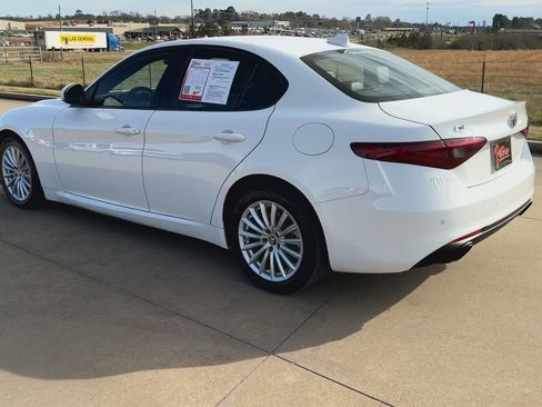 Used 2022 Alfa Romeo Giulia Sprint image 5