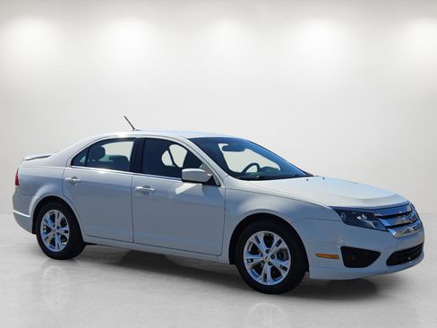 Used 2012 Ford Fusion SE image 4