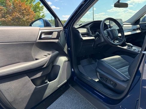 Used 2024 Mitsubishi Outlander SE image 14