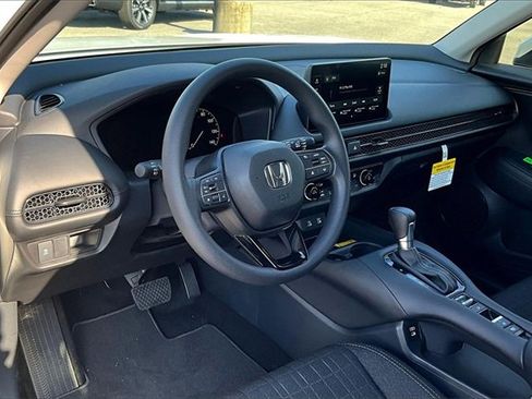 New 2026 Honda HR-V LX image 5