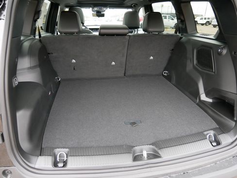 New 2026 Jeep Cherokee Overland image 6