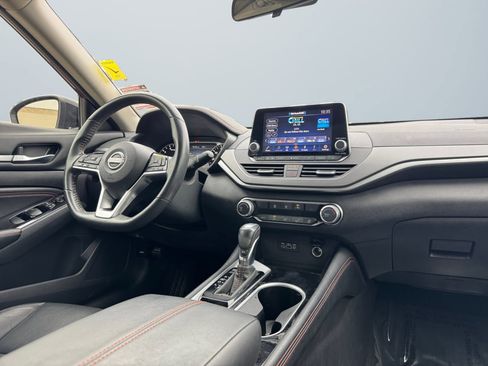 Used 2023 Nissan Altima 2.5 SR image 14