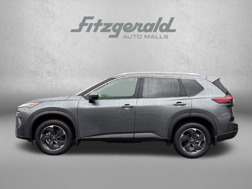 Used 2024 Nissan Rogue SV w/ SV Premium Package AWD/4WD image 5