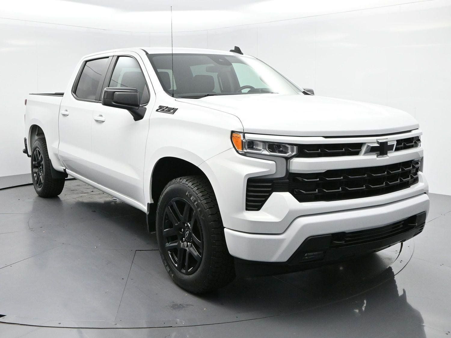 Used 2023 Chevrolet Silverado 1500 RST w/ Z71 Off-Road Package AWD/4WD image 2