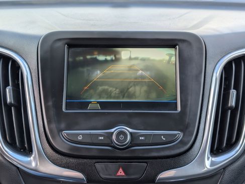 Used 2019 Chevrolet Equinox LT image 3