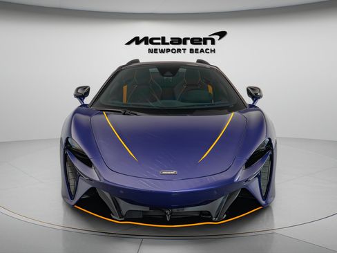 Used 2025 McLaren Artura Spider RWD image 33
