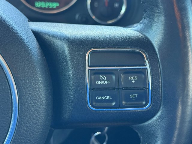 Used 2016 Jeep Wrangler Unlimited Sahara w/ Dual Top Group AWD/4WD image 23