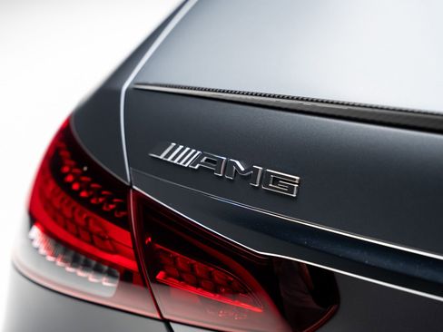 Used 2022 Mercedes-Benz E 53 AMG 4MATIC Sedan image 31