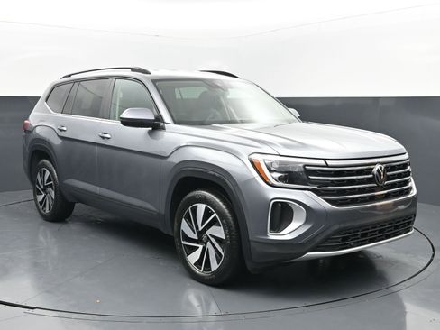 Used 2025 Volkswagen Atlas SE FWD image 7