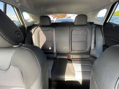 Used 2025 Chevrolet Trax LT w/ LT Convenience Package image 35