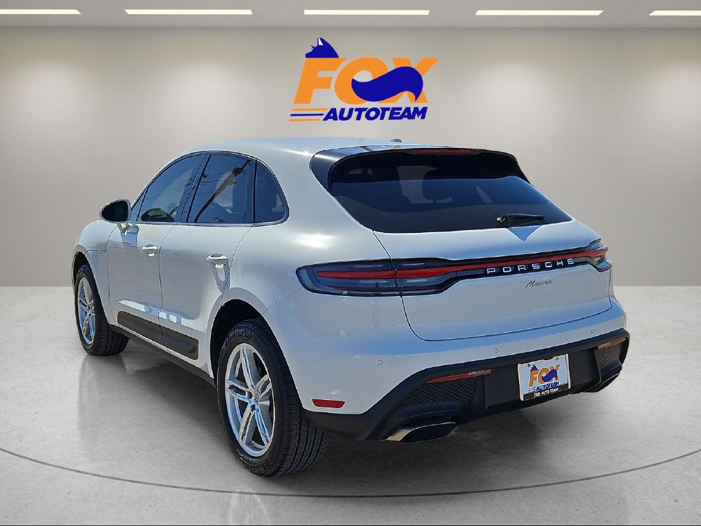 Used 2023 Porsche Macan Turbo AWD/4WD image 3