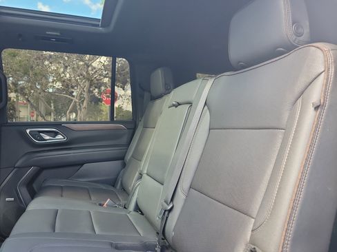 Used 2023 Chevrolet Suburban High Country image 15