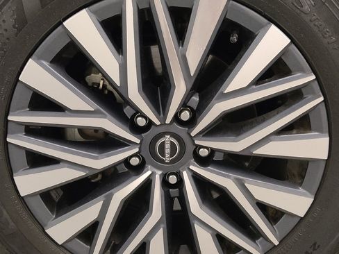 Used 2024 Nissan Altima 2.5 SV FWD image 31