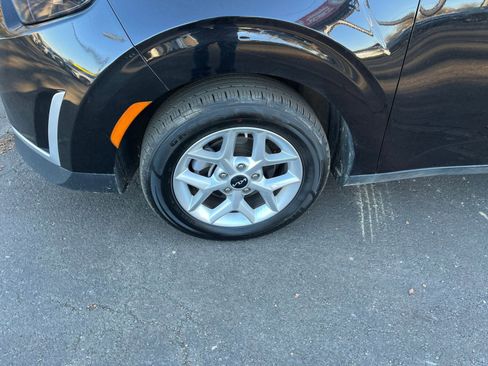 Used 2025 Kia Soul LX w/ LX Technology Package image 28