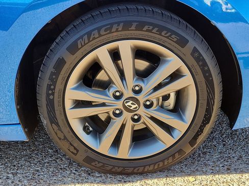 Used 2018 Hyundai Elantra SEL image 7