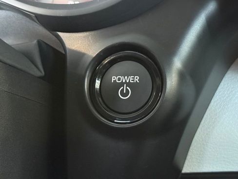 Used 2025 Toyota Sienna XLE w/ XLE Plus Package image 32