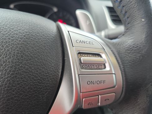 Used 2016 Nissan Altima 2.5 SR w/ Interior Lighting Package FWD image 17