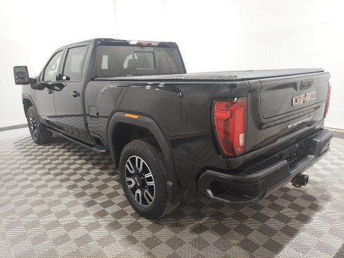 Used 2021 GMC Sierra 2500 AT4 w/ AT4 Premium Plus Package AWD/4WD image 2