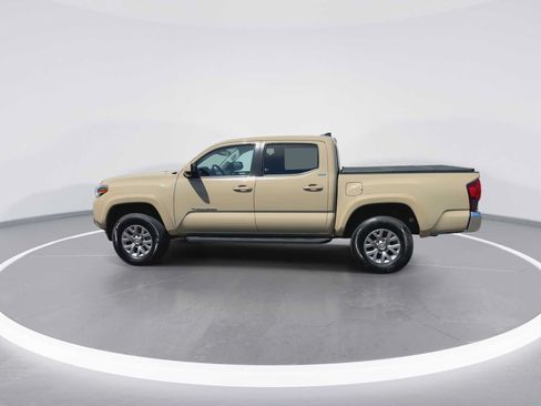 Certified 2019 Toyota Tacoma SR5 AWD/4WD image 5