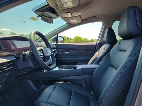 Used 2025 Nissan Murano SV w/ Cargo Package image 15