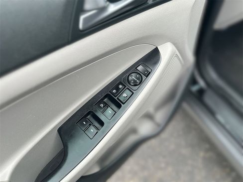 Used 2017 Hyundai Tucson SE image 16