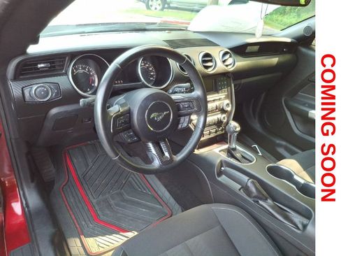 Used 2018 Ford Mustang Coupe RWD image 11
