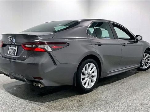 Used 2024 Toyota Camry SE image 5