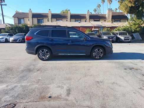 Used 2023 Subaru Ascent Limited image 8