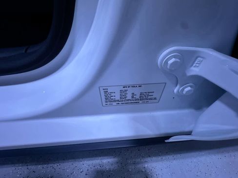 Used 2024 Tesla Model Y Long Range image 42