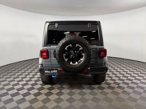 Used 2025 Jeep Wrangler Unlimited Rubicon 4xe w/ Convenience Group image 9